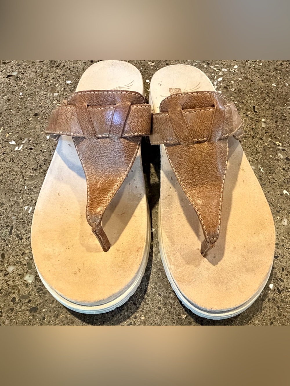 Dansko thong sandals brown leather 36